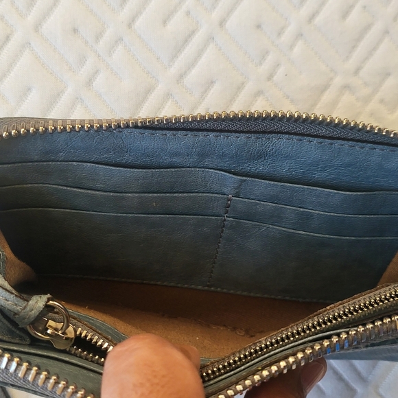 Chloe Blue and Gold Emblem Long Wallet - Picture 9 of 14